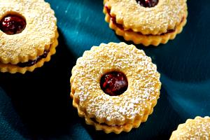 1 cookie (113 g) Linzer Cookie