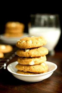 1 cookie (26 g) Peanut Butter White Chocolate Chip Cookies