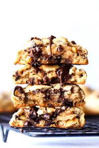 1 cookie (28 g) Chewy Chunky Chocolate Chip Cookies with Walnuts