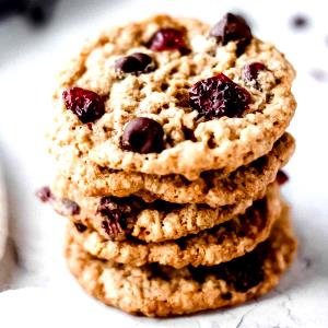 1 cookie (34 g) Cranberry Oatmeal Cookie