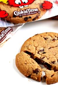 1 cookie (85 g) Chocolate Chunk Cookie