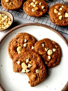 1 Cookie White Choc Chip Macadamia Cookie, Gluten Free