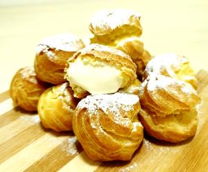 1 Cream Puff Cream Puffs (with Custard Filling)