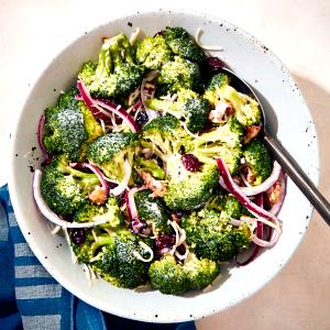 1 cup (100 g) Broccoli Cranberry Salad