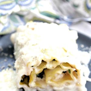 1 cup (165 g) Chicken Florentine Lasagna Rolls