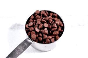 1 Cup (168.0 G) Chocolate, semisweet