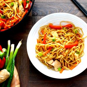 1 cup (200 g) Chicken Chow Mein