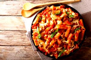 1 cup (200 g) Three Cheese Rigatoni Bolognese