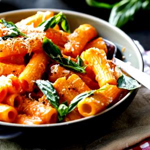 1 cup (238 g) Cheesy Tomato Rigatoni