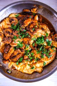 1 cup (240 g) Chicken Marsala