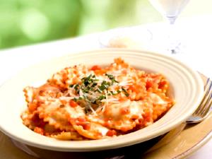 1 cup (242 g) Whole Wheat Mini Ravioli with Cheese in Tomato Sauce