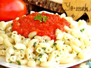 1 Cup (244.0 G) Tomato Sauce with Herbs & Cheese