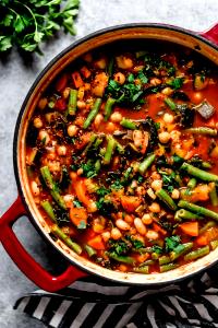 1 cup (245 g) Kale Quinoa Minestrone Soup