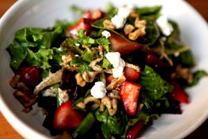 1 cup (8 oz) California Strawberry Salad