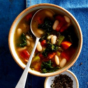 1 cup (8 oz) Tuscan White Bean Soup (Small)