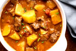 1 Cup Beef Stew with Potatoes and Gravy