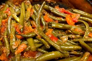 1 Cup Cooked Green String Beans with Tomatoes (Fat Not Added in Cooking)