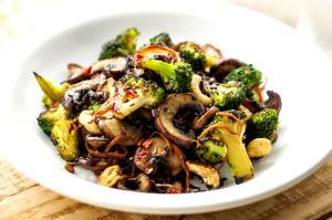 1 Cup Cooked Vegetable Combination (Green Beans, Broccoli, Onions and Mushrooms, Fat Added in Cooking)