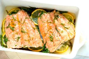 1 Cup Flaked Baked or Broiled Salmon (No Salt Added)