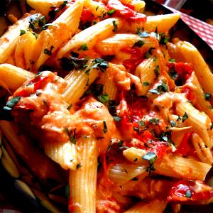 1 Cup Penne With Chicken, Basil & Tomato