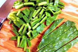 1 Cup Sliced Nopales