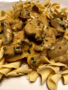 1 Cup Venison/Deer and Noodles with Cream or White Sauce (Mixture)