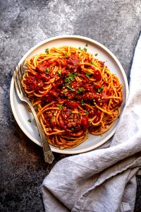 1 Cup Venison/Deer, Noodles and Vegetables in Tomato-Based Sauce (Mixture)