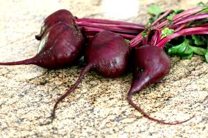 1 Cup Whole Cooked Beets (from Frozen)