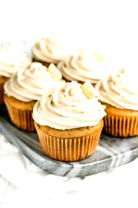 1 Cupcake Cupcakes with Frosting (Low Fat)