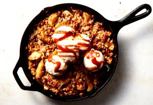 1 dessert (200 g) Apple Crumble Skillet