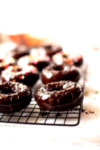 1 Doughnut (3-3/4" Dia) Sugared or Glazed Chocolate Doughnuts