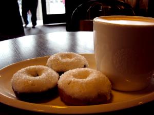 1 doughnut (33 g) Mini Vanilla Sparkle Doughnuts