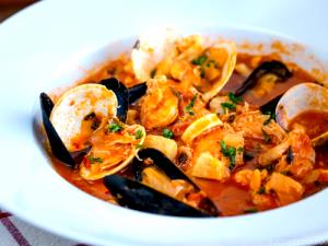 1 entree Cioppino