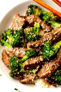 1 Entree Garlic Beef & Broccoli Entree