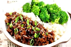 1 Entree Savory Beef W/Cheesey Broccoli Entree