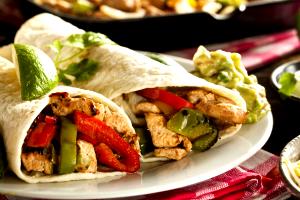 1 fajita (869 g) Breaded Fish Fajita with Mixed Tortillas