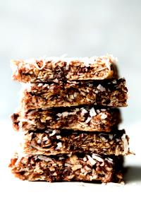 1 Fun Size Bar Oats, Sugar, Raisins and Coconut Granola Bar