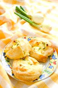 1 Knish Cheese Knish (Pastry Filled with Cheese)