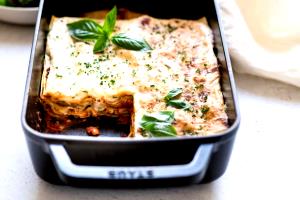 1 lasagna (255 g) Spinach Bechamel Lasagna