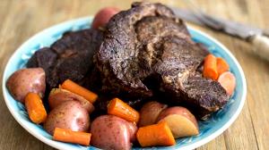 1 Lb Beef Chuck (Arm Pot Roast, Trimmed to 1/2" Fat, Prime Grade, Cooked, Braised)