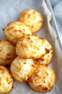 1 macaroon (28 g) Coconut Macaroons