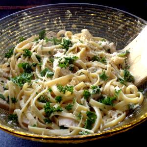 1 meal (198 g) Fettuccine Chicken Alfredo