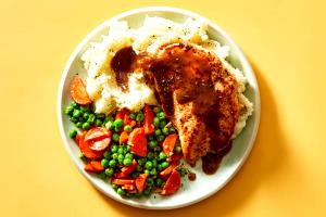 1 meal (364 g) Herb Roasted Chicken with Creamy Mashed Potatoes and Corn