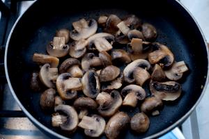 1 Medium Cooked Mushrooms (from Frozen, Fat Not Added in Cooking)