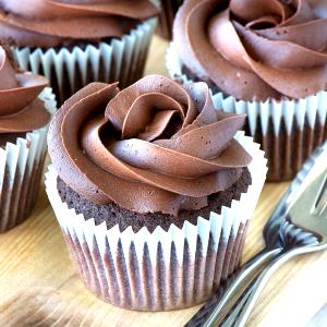 1 Medium Cupcake without Icing or Filling (Not Chocolate)