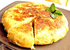 1 Medium Egg Omelet or Scrambled Egg with Potatoes and/or Onions (Tortilla Espanola, Traditional Style Spanish Omelet)