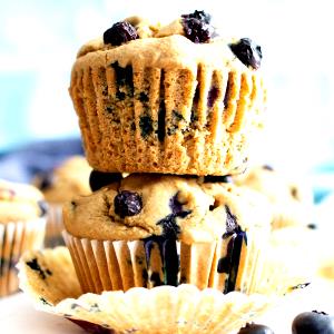 1 Medium Fat Free Cholesterol Free Fruit Muffin