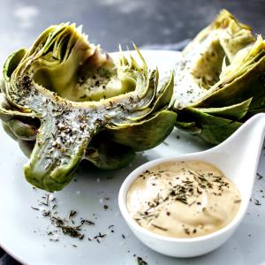 1 Medium Globe Cooked Artichoke (from Fresh)