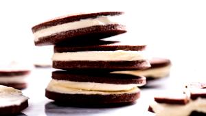 1 Medium Sandwich (1-3/4" Dia) Chocolate Sandwich Cookie with Extra Filling