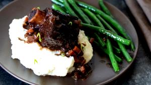 1 Medium (yield After Cooking, Bone Removed) Braised Beef Steak